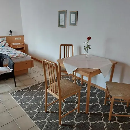 Wein- Und Gaestehaus Hermes-hoffmann 3*